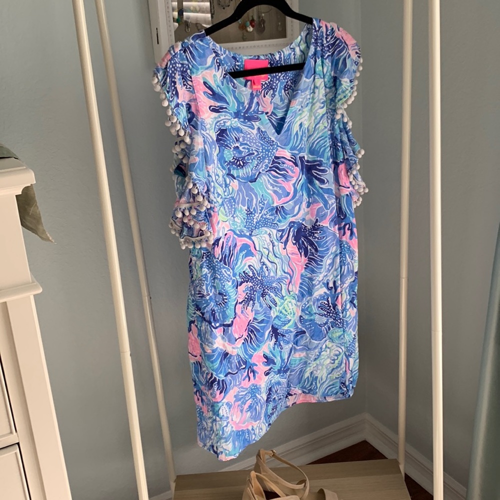 Lilly Pulitzer size large jellyfish and shell pom pom sleeve dress